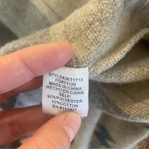 La Miel Aztec Shacket Size S - Picture 8 of 8